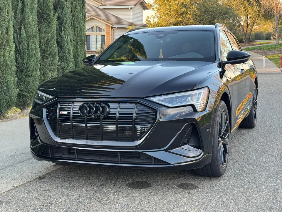 2023 Audi e-tron - Image 10 of 31