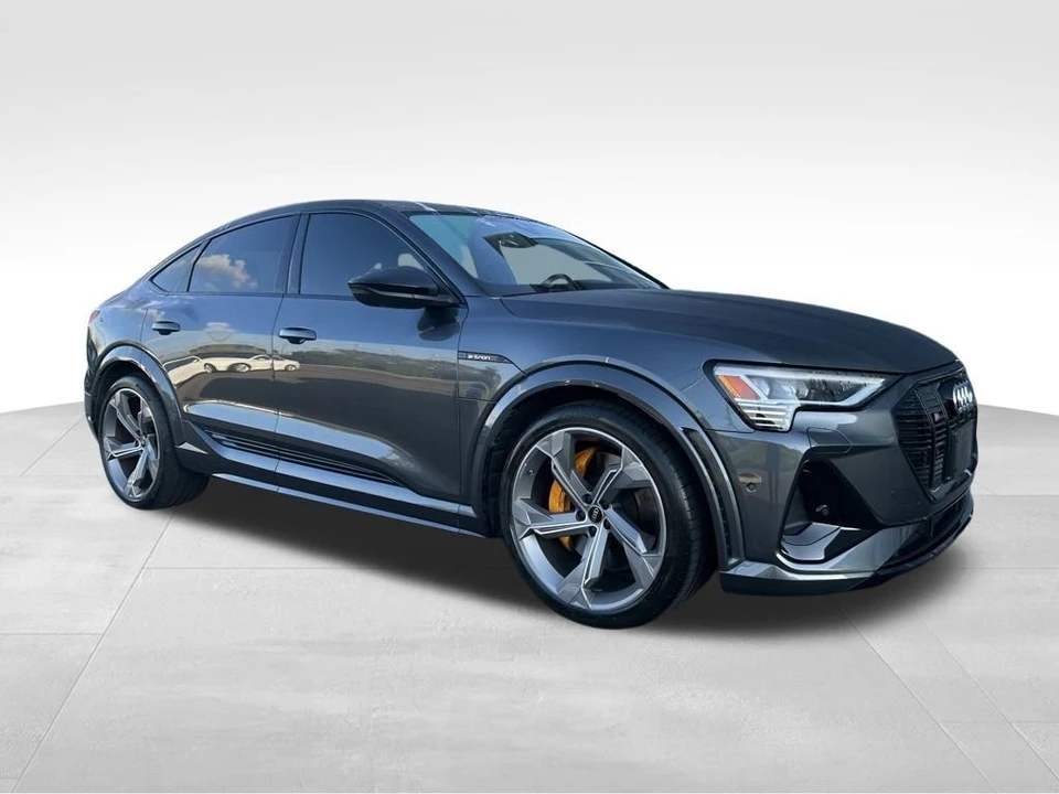 2023 Audi SQ8 e-tron - Image 2 of 12