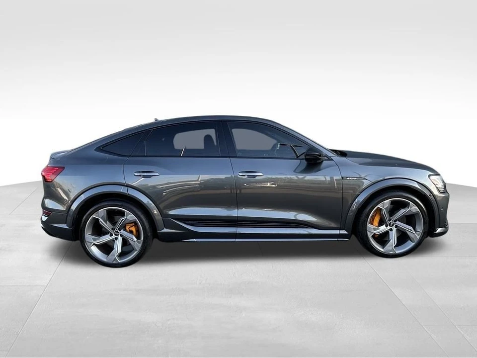 2023 Audi SQ8 e-tron - Image 3 of 12