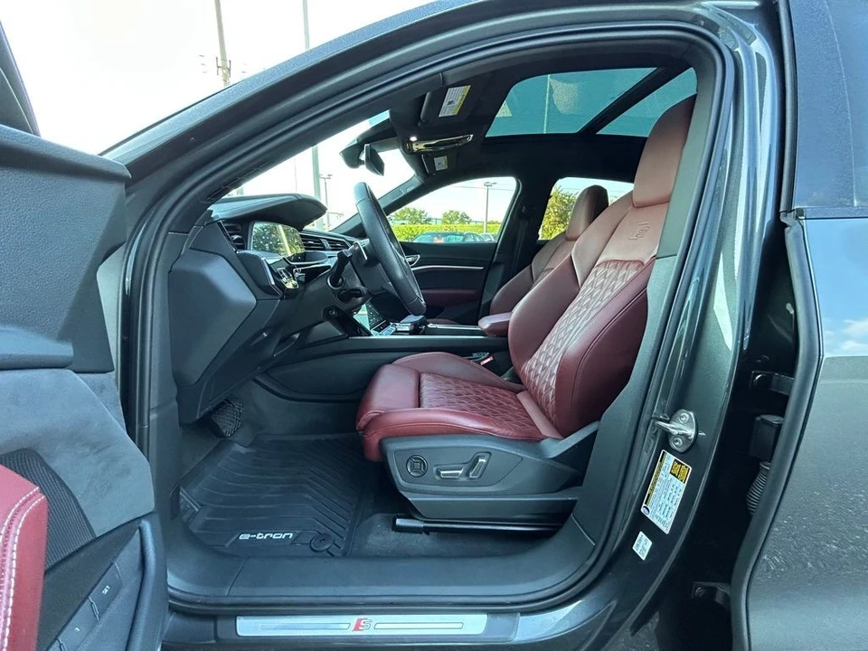2023 Audi SQ8 e-tron - Image 9 of 12