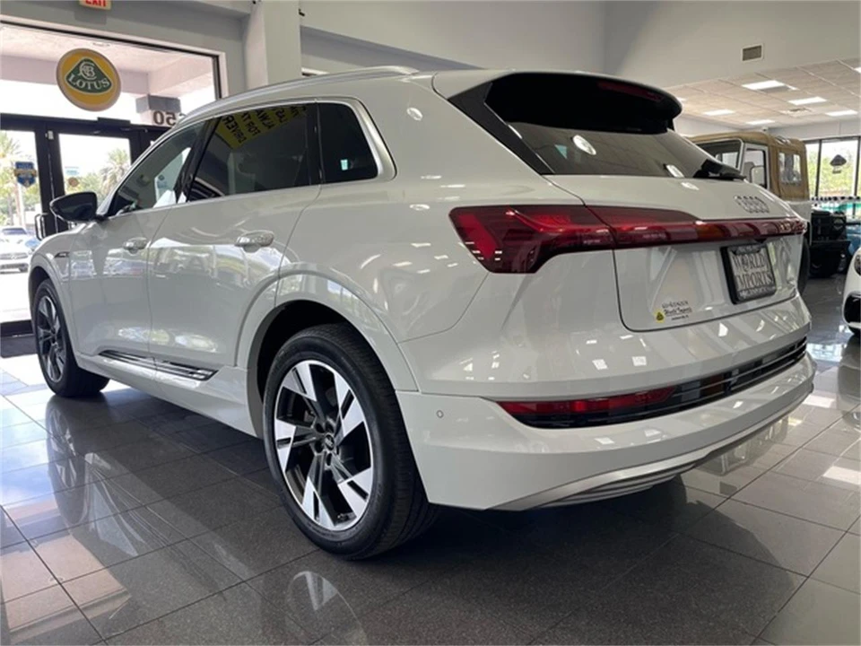 2023 Audi e-tron - Image 3 of 31