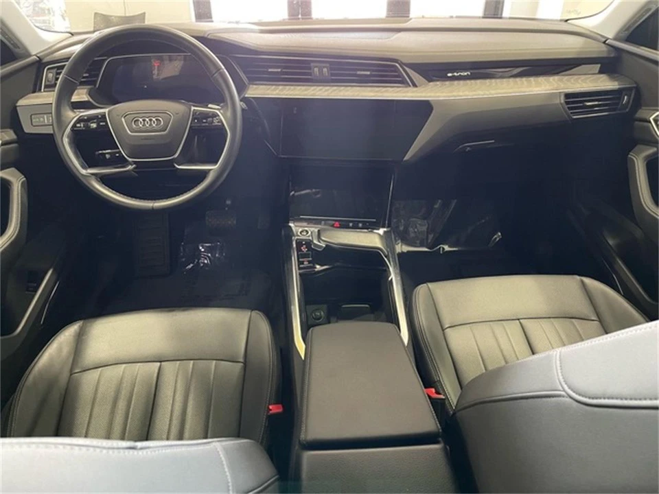2023 Audi e-tron - Image 31 of 31