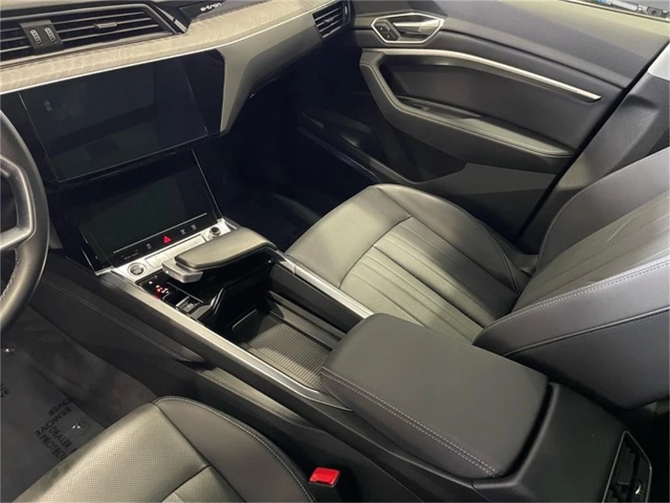 2023 Audi e-tron - Image 29 of 31
