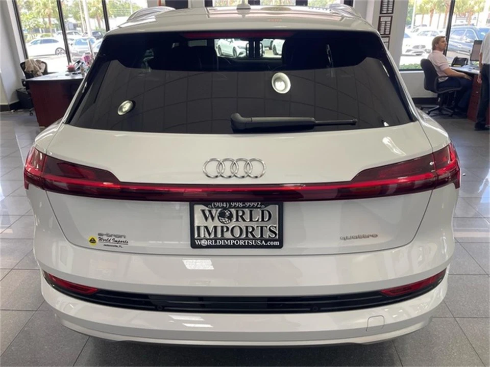 2023 Audi e-tron - Image 4 of 31