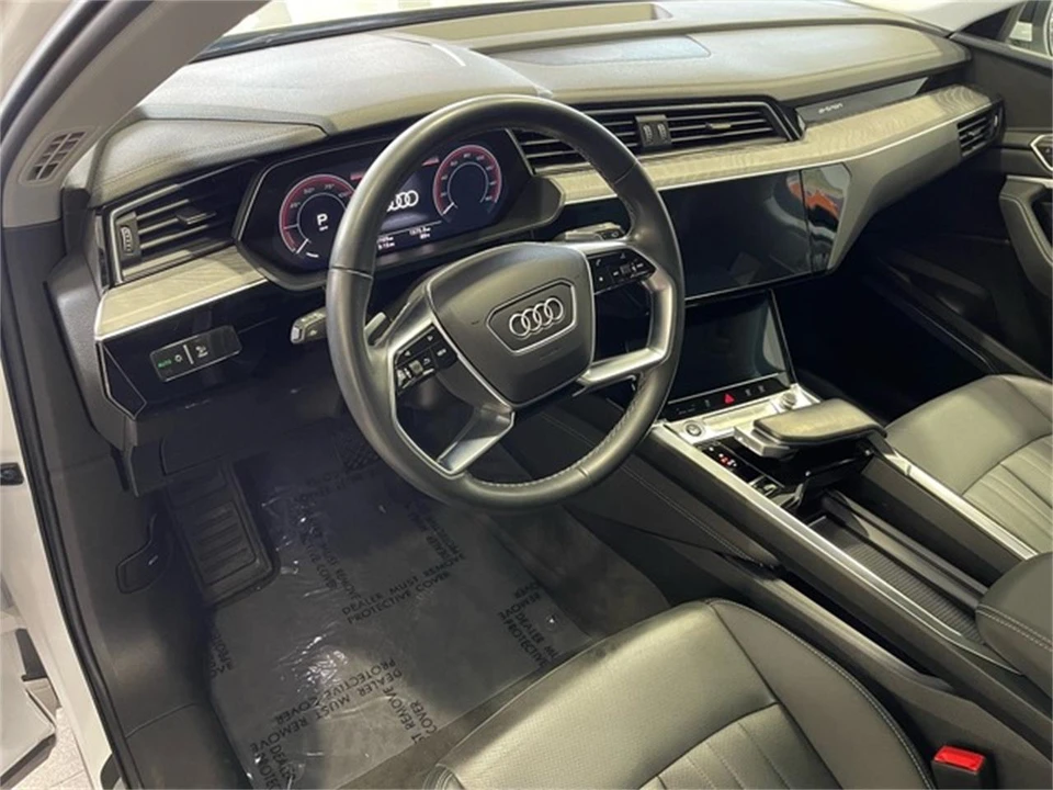2023 Audi e-tron - Image 26 of 31