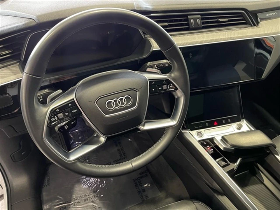 2023 Audi e-tron - Image 30 of 31