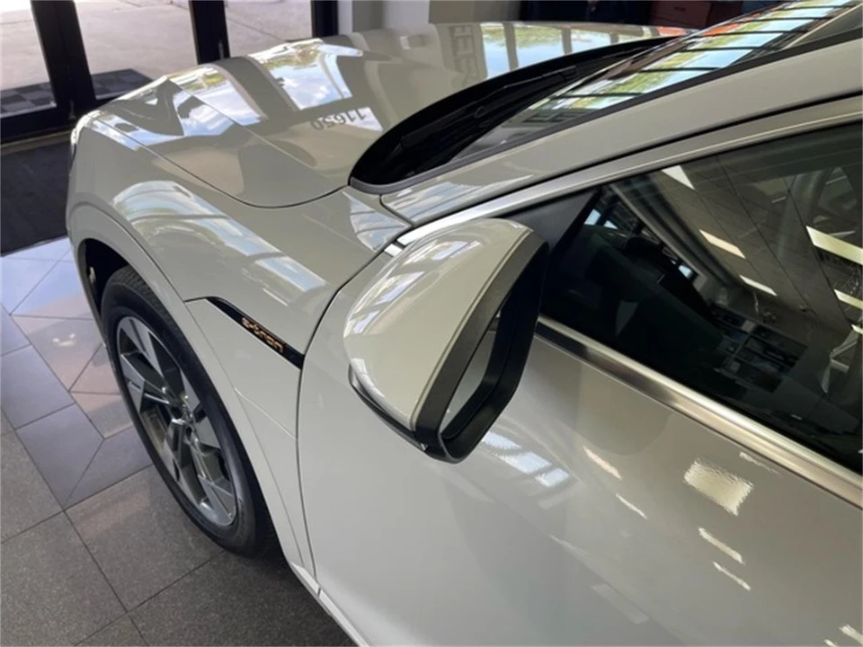 2023 Audi e-tron - Image 12 of 31