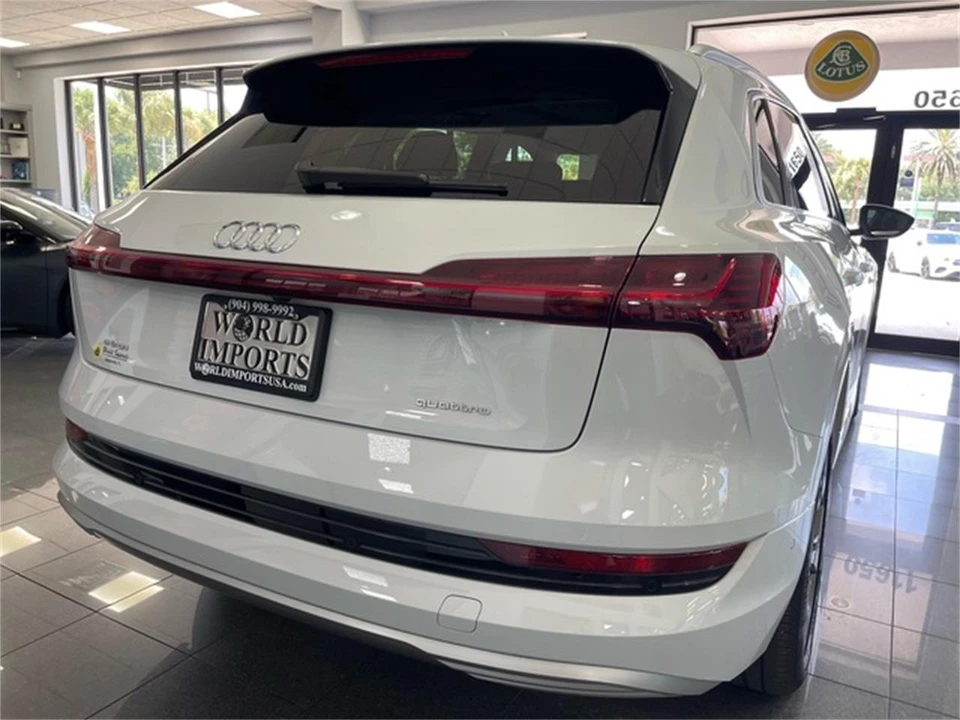 2023 Audi e-tron - Image 18 of 31