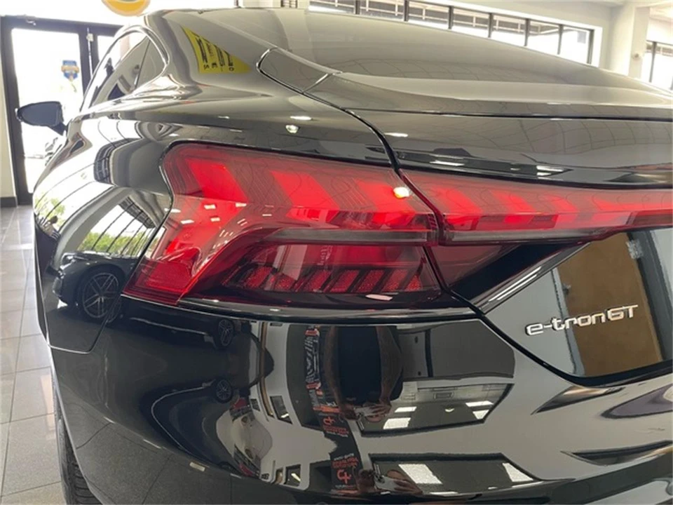2023 Audi e-tron - Image 15 of 31