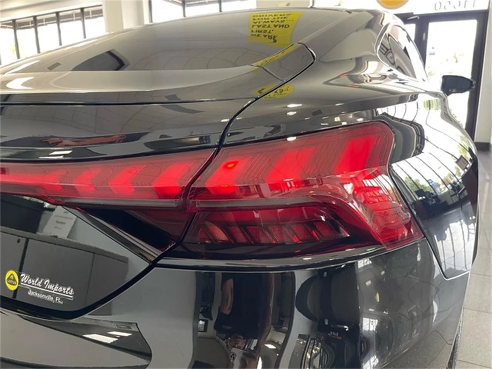 2023 Audi e-tron - Image 17 of 31