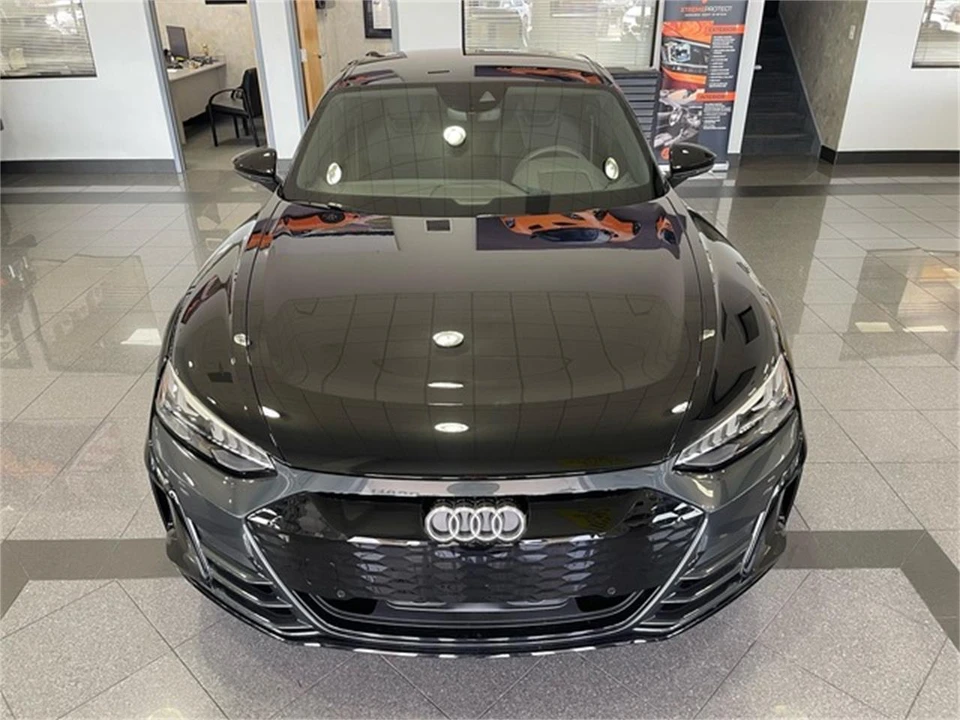2023 Audi e-tron - Image 9 of 31