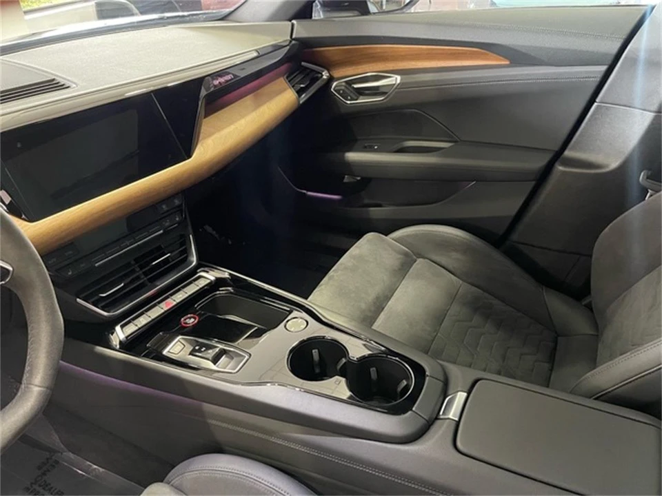 2023 Audi e-tron - Image 27 of 31