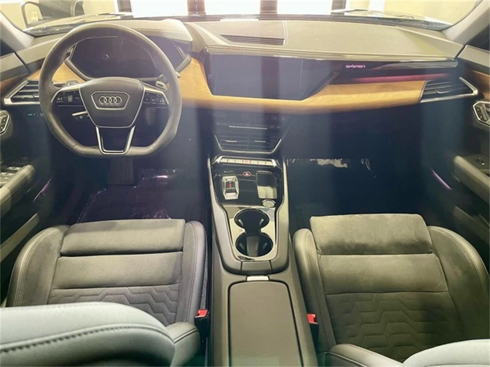 2023 Audi e-tron - Image 29 of 31