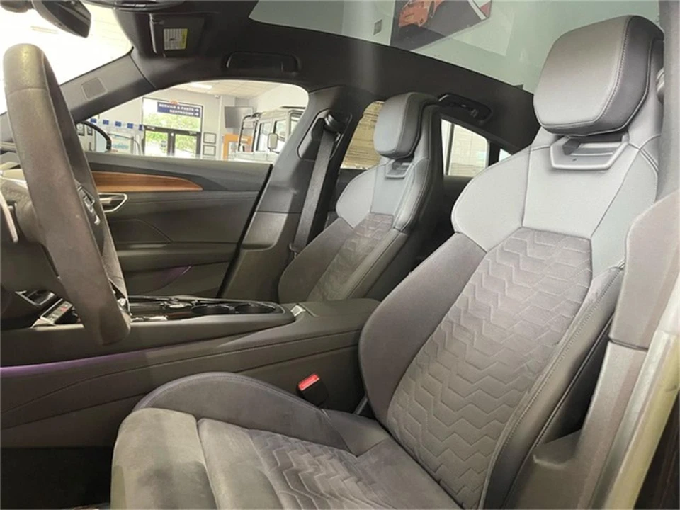 2023 Audi e-tron - Image 25 of 31