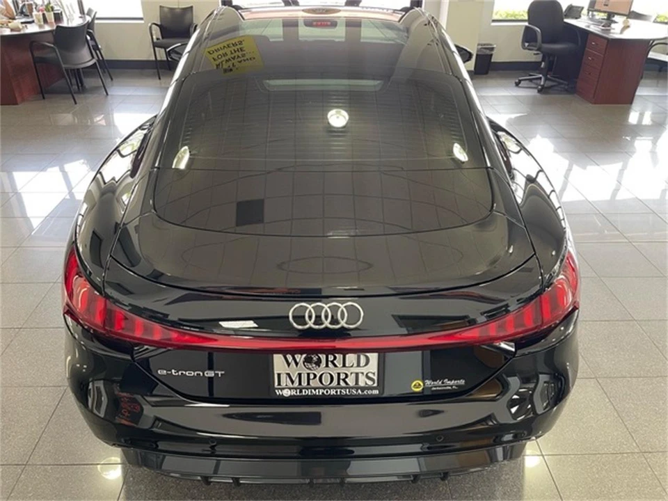 2023 Audi e-tron - Image 4 of 31