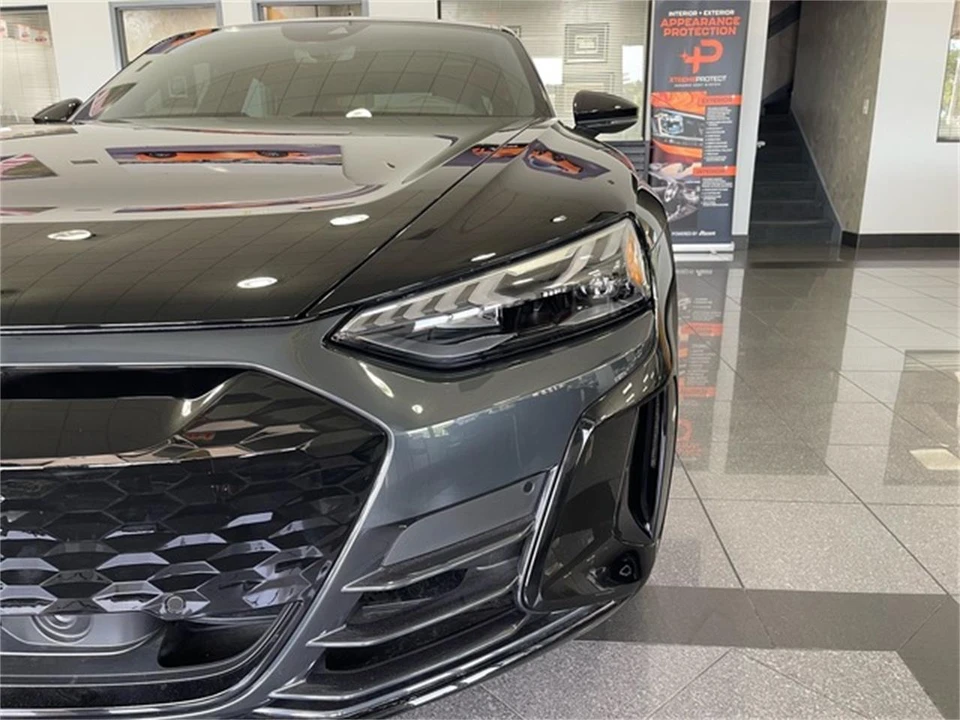 2023 Audi e-tron - Image 10 of 31