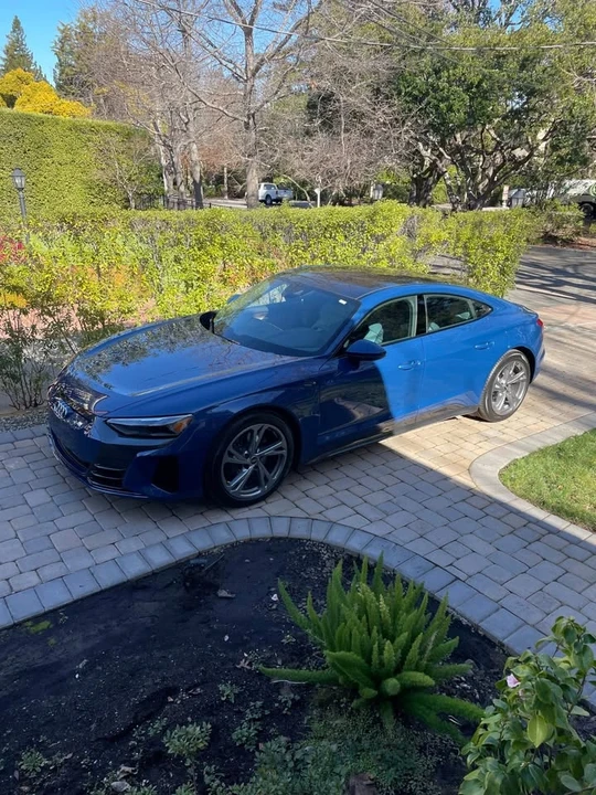 2023 Audi e-tron GT - Image 4 of 19