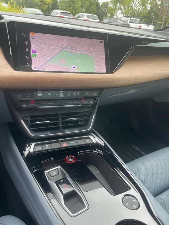 2023 Audi e-tron GT - Image 12 of 19