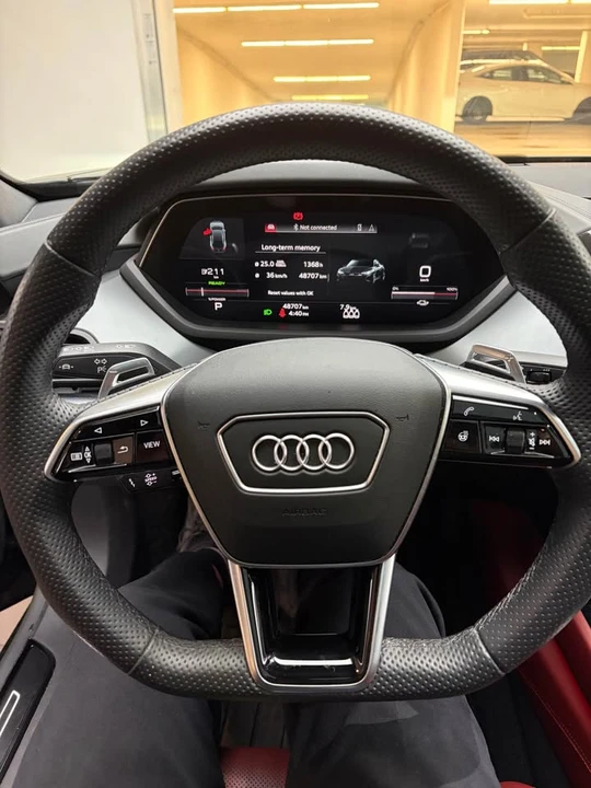 2023 Audi e-tron GT - Image 8 of 14