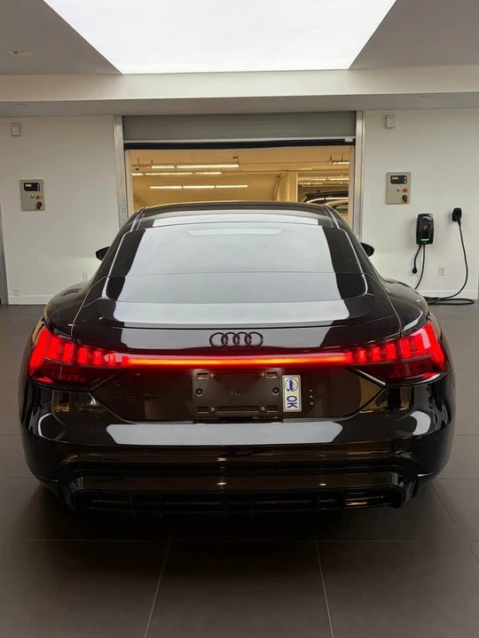 2023 Audi e-tron GT - Image 6 of 14