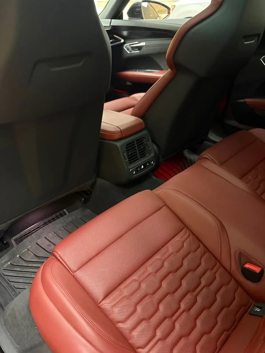 2023 Audi e-tron GT - Image 12 of 14