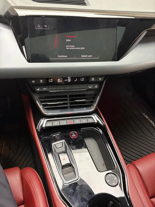 2023 Audi e-tron GT - Image 10 of 14