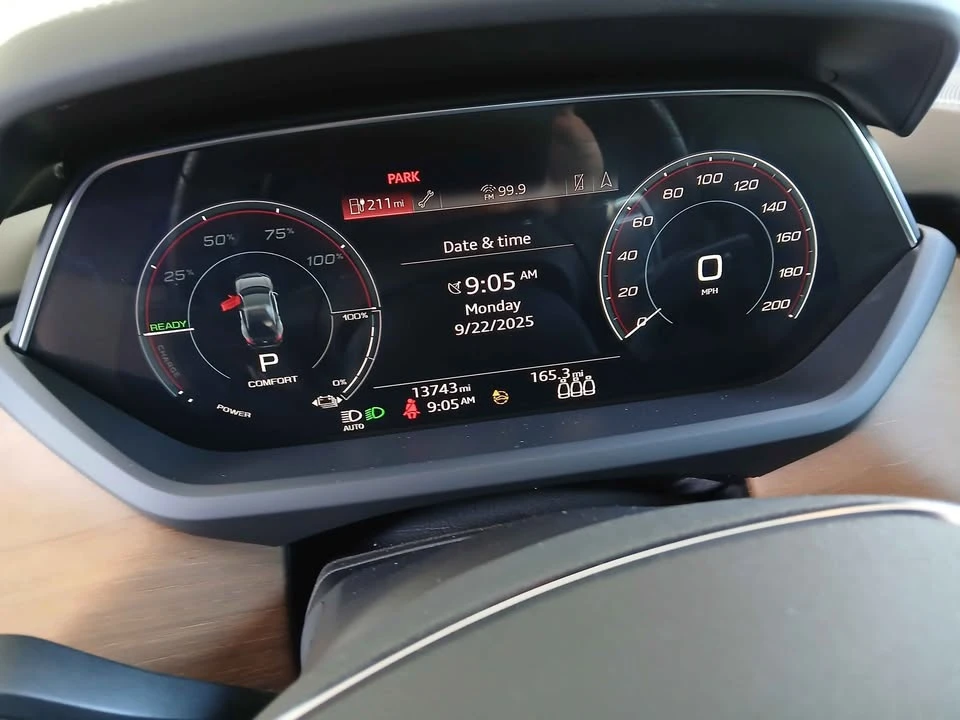 2023 Audi e-tron GT - Image 11 of 11