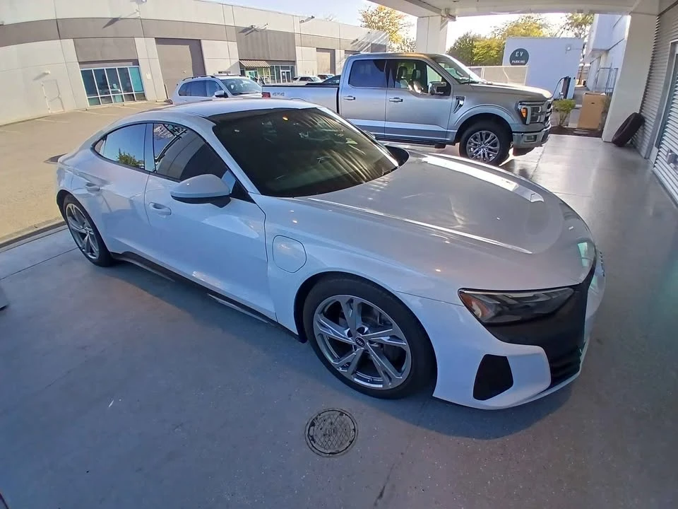 2023 Audi e-tron GT - Image 3 of 11