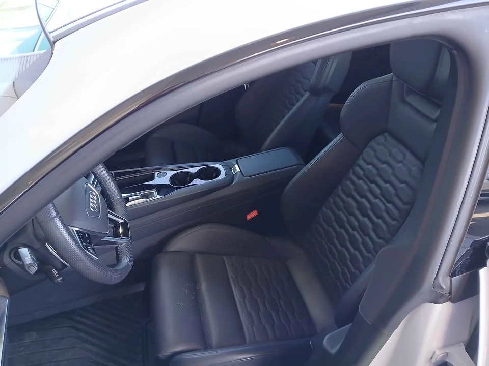 2023 Audi e-tron GT - Image 9 of 11