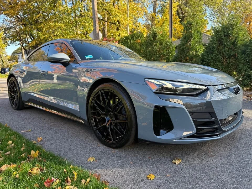 2023 Audi e-tron GT - Image 2 of 12