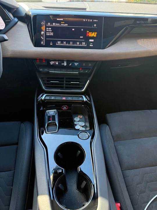 2023 Audi e-tron GT - Image 9 of 12
