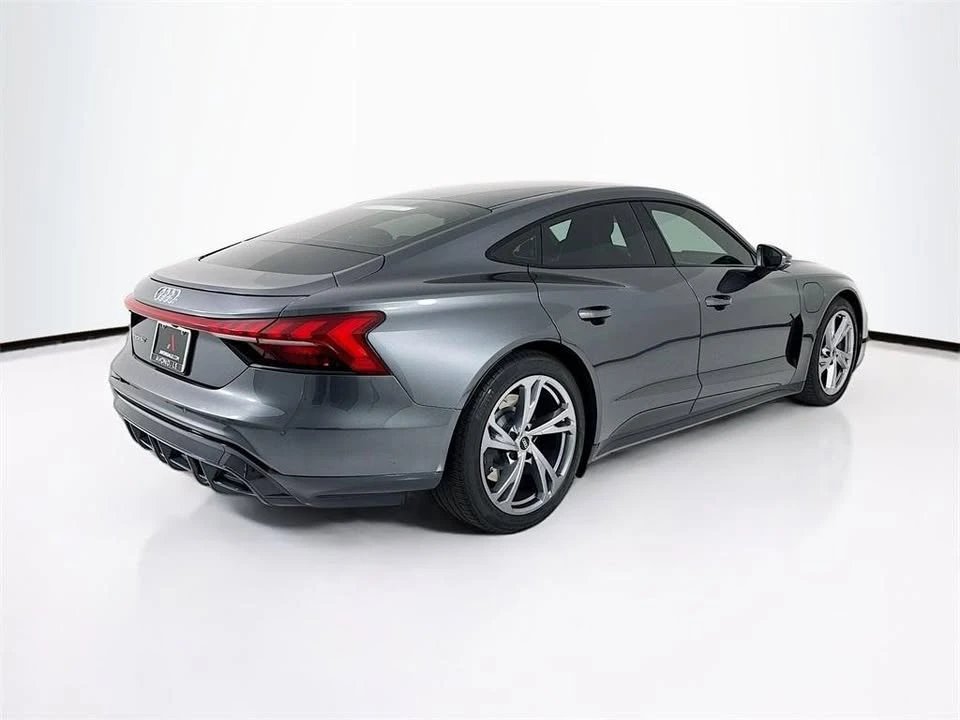 2023 Audi e-tron GT - Image 6 of 18