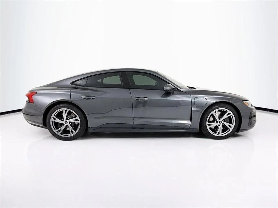 2023 Audi e-tron GT - Image 5 of 18