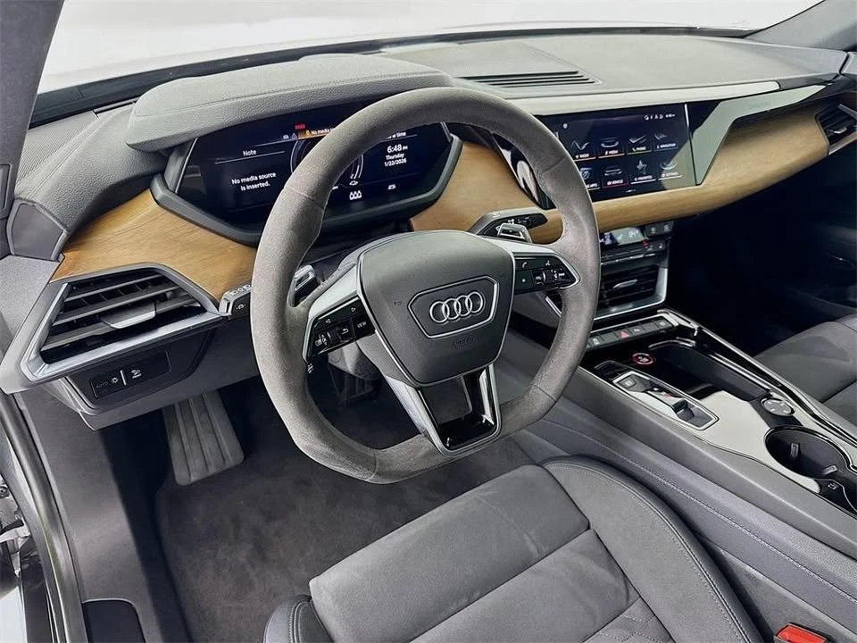 2023 Audi e-tron GT - Image 10 of 18
