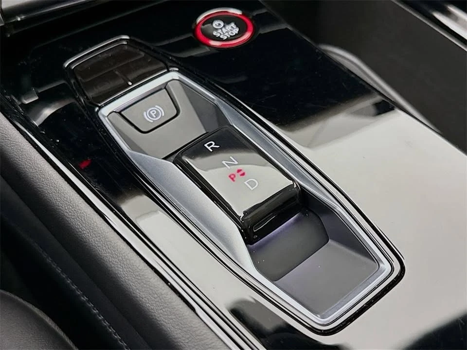 2023 Audi e-tron GT - Image 12 of 18