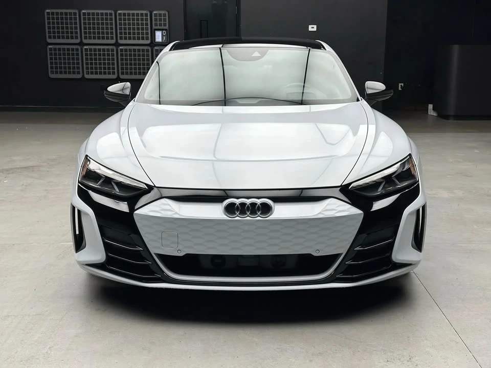 2023 Audi e-tron GT - Image 8 of 20