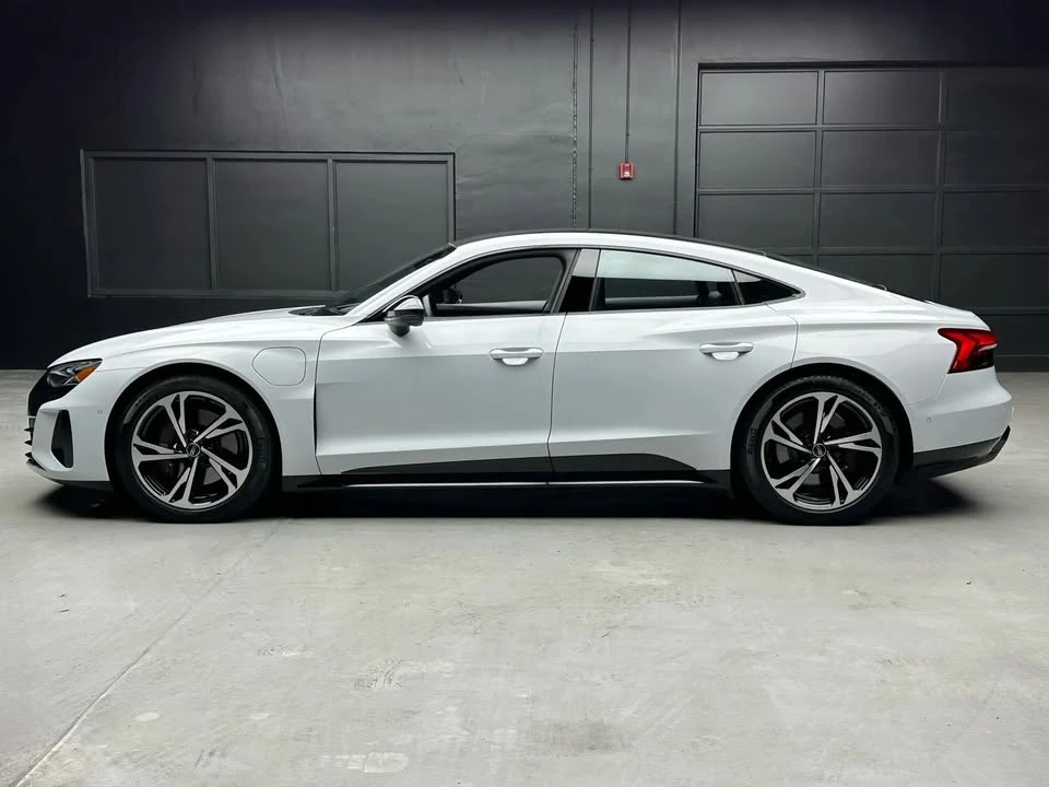 2023 Audi e-tron GT - Image 2 of 20