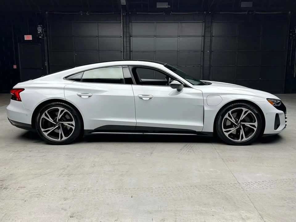 2023 Audi e-tron GT - Image 6 of 20