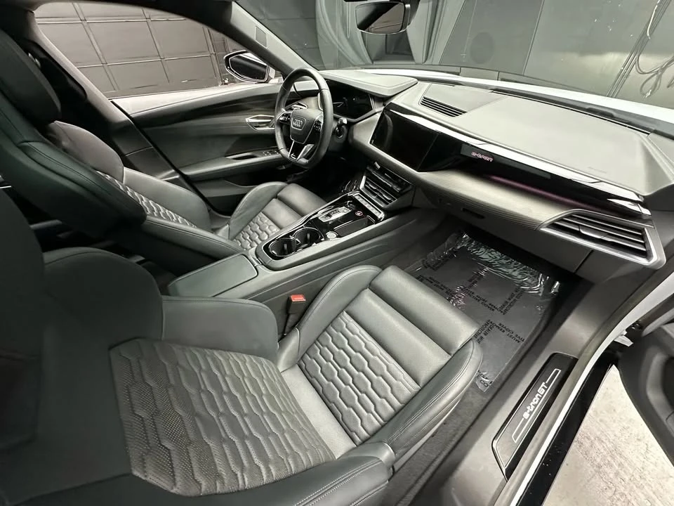 2023 Audi e-tron GT - Image 11 of 20