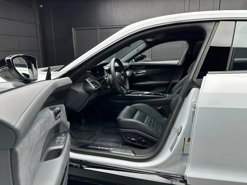 2023 Audi e-tron GT - Image 10 of 20