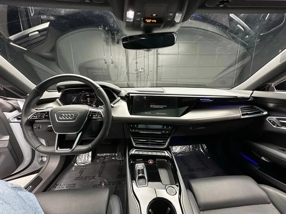 2023 Audi e-tron GT - Image 15 of 20