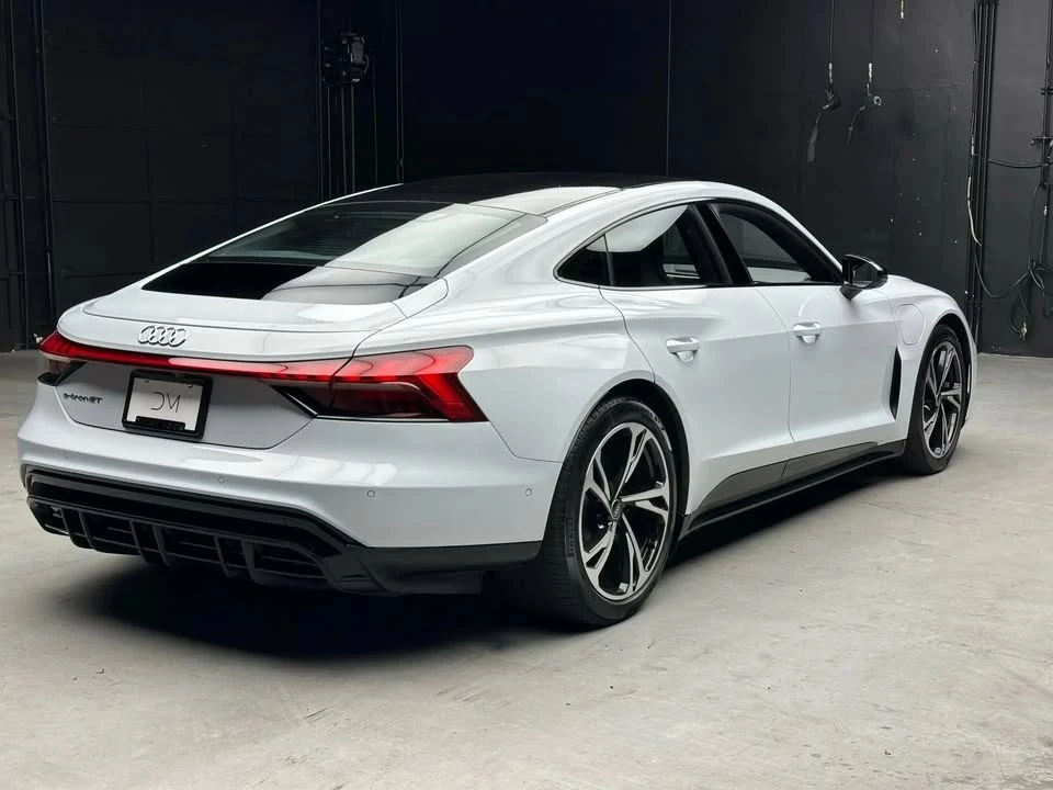 2023 Audi e-tron GT - Image 5 of 20