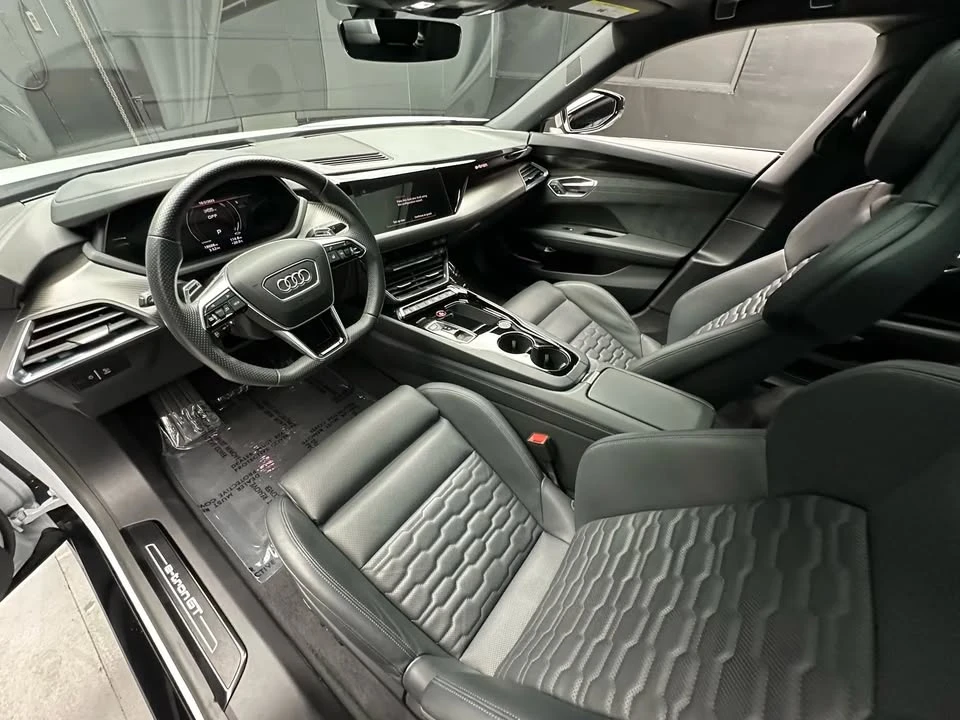 2023 Audi e-tron GT - Image 9 of 20