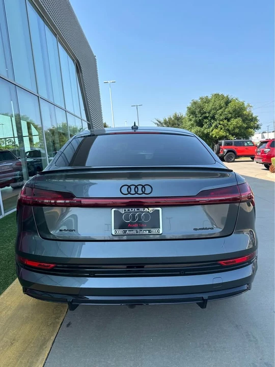 2023 Audi Q8 e-tron - Image 3 of 10