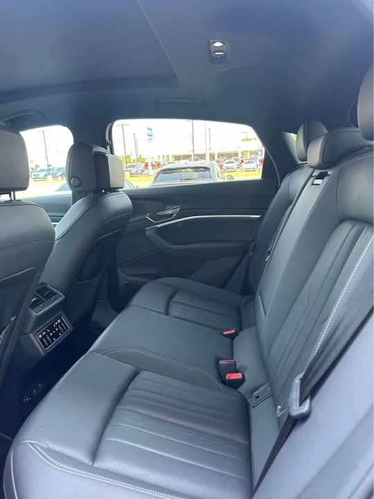 2023 Audi Q8 e-tron - Image 6 of 10