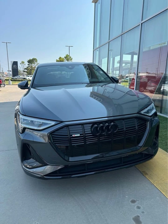 2023 Audi Q8 e-tron - Image 2 of 10