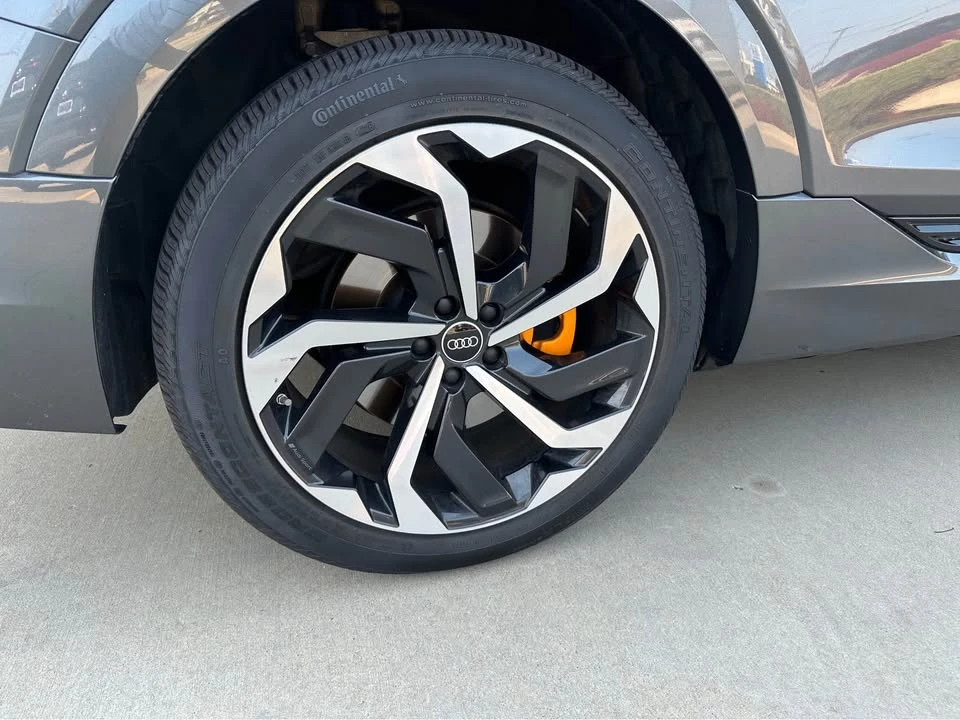 2023 Audi Q8 e-tron - Image 5 of 10