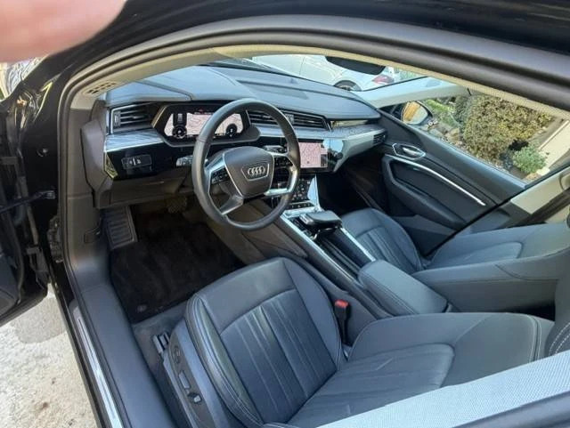 2023 Audi e-tron - Image 10 of 12