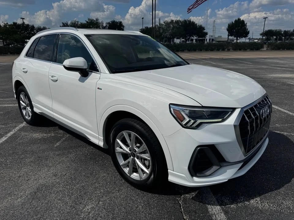 2023 Audi F3 Q3 - Image 2 of 7