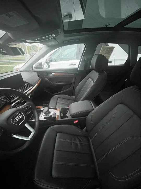 2023 Audi F3 Q3 - Image 2 of 3